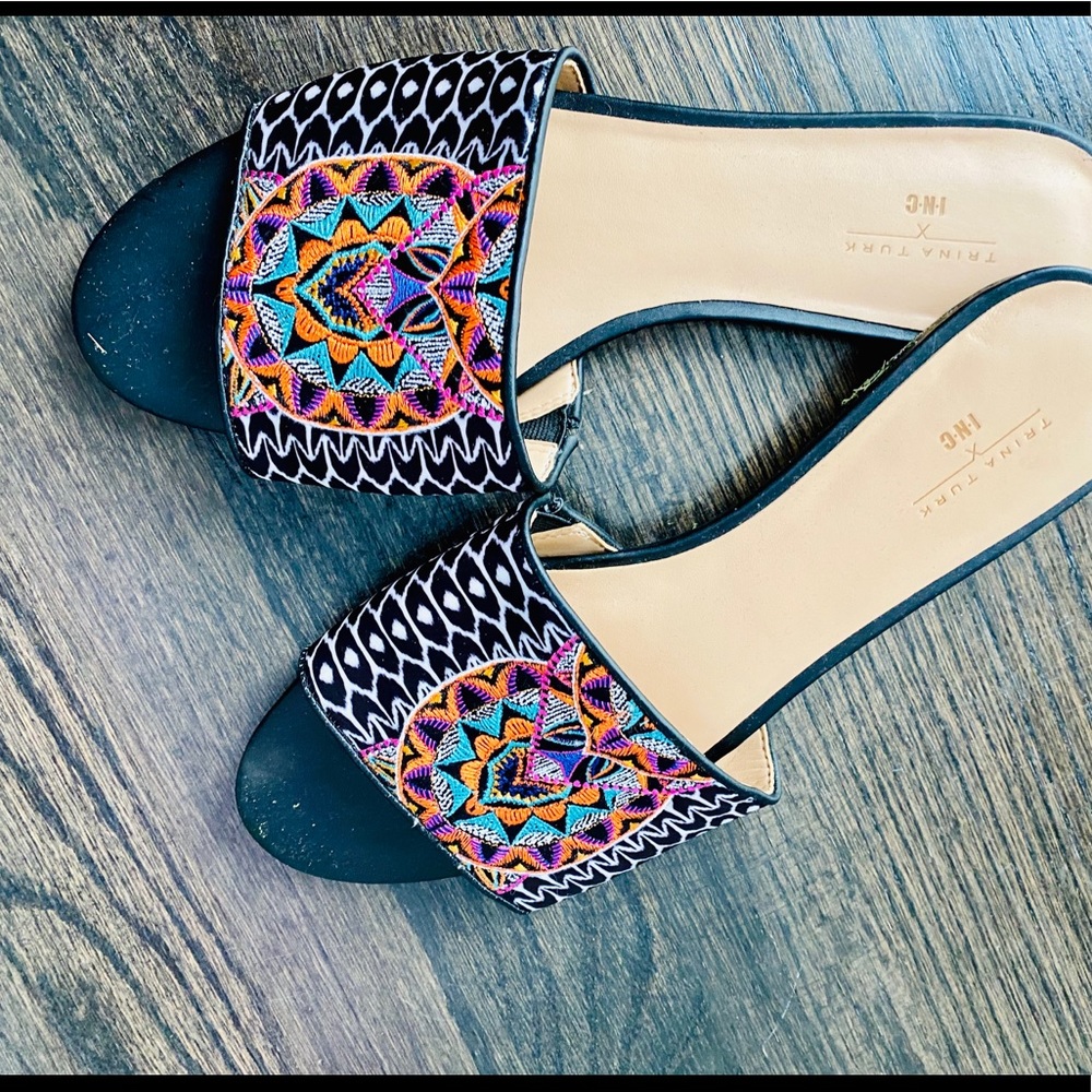 Trina Turk Embroidered Sandals Sz 8.5